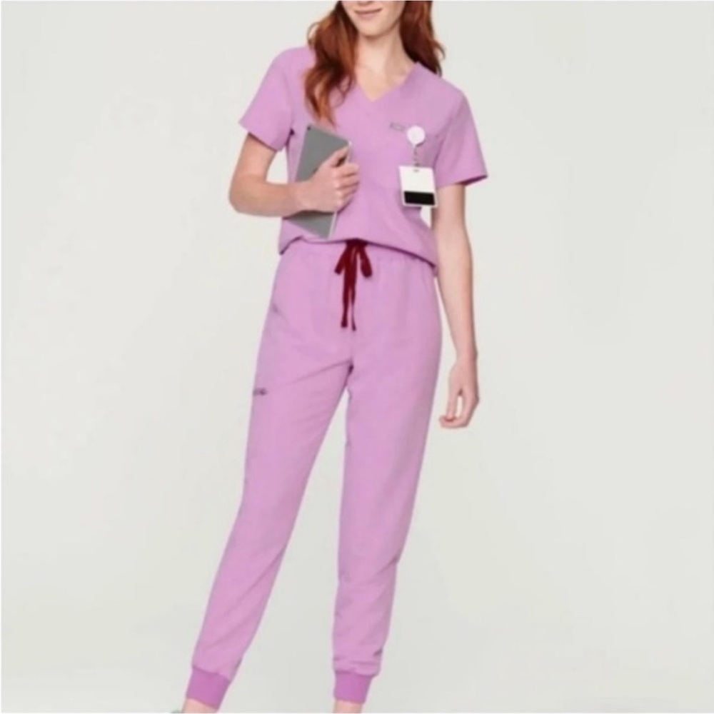 Figs dusk pink scrub set (Catarina top, Zamora high waisted pants) size small
